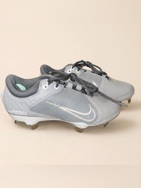 Nike Hyperdiamond 4 Softball Cleats Womens 5.5 Grey with White Sole Metal Spikes
